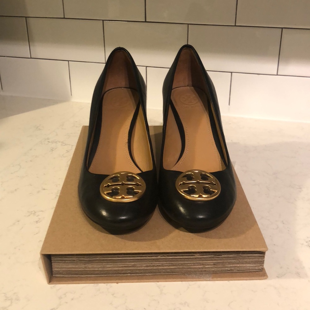 Like new Tory Burch Sally Wedge pumps